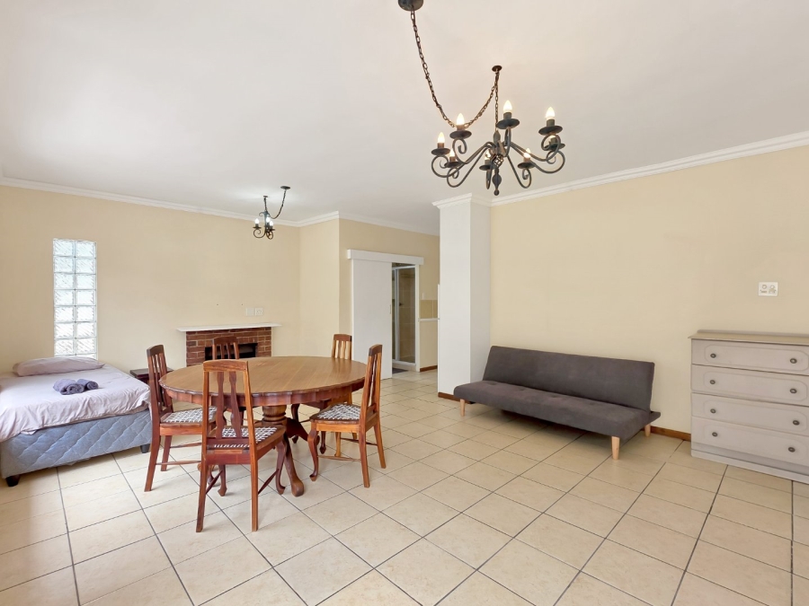 1 Bedroom Property for Sale in Bloubergrant Western Cape